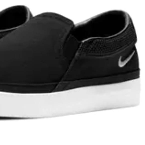 NIKE Court Legacy Sneaker
Size & Width: 8 M
Color: BLACK/WHITE - Picture 7 of 7